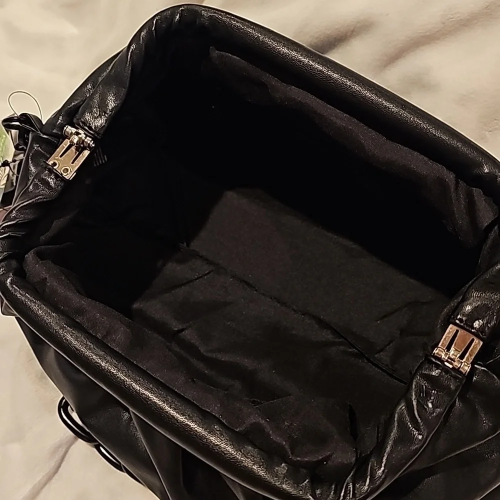 Badgley Mischka clutch style bag with metal chain black new with tag - Picture 8 of 9